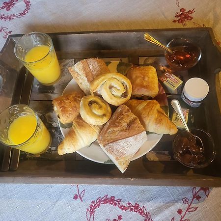 Le Nid Des Cerfs Bed & Breakfast Essert-Romand Екстериор снимка