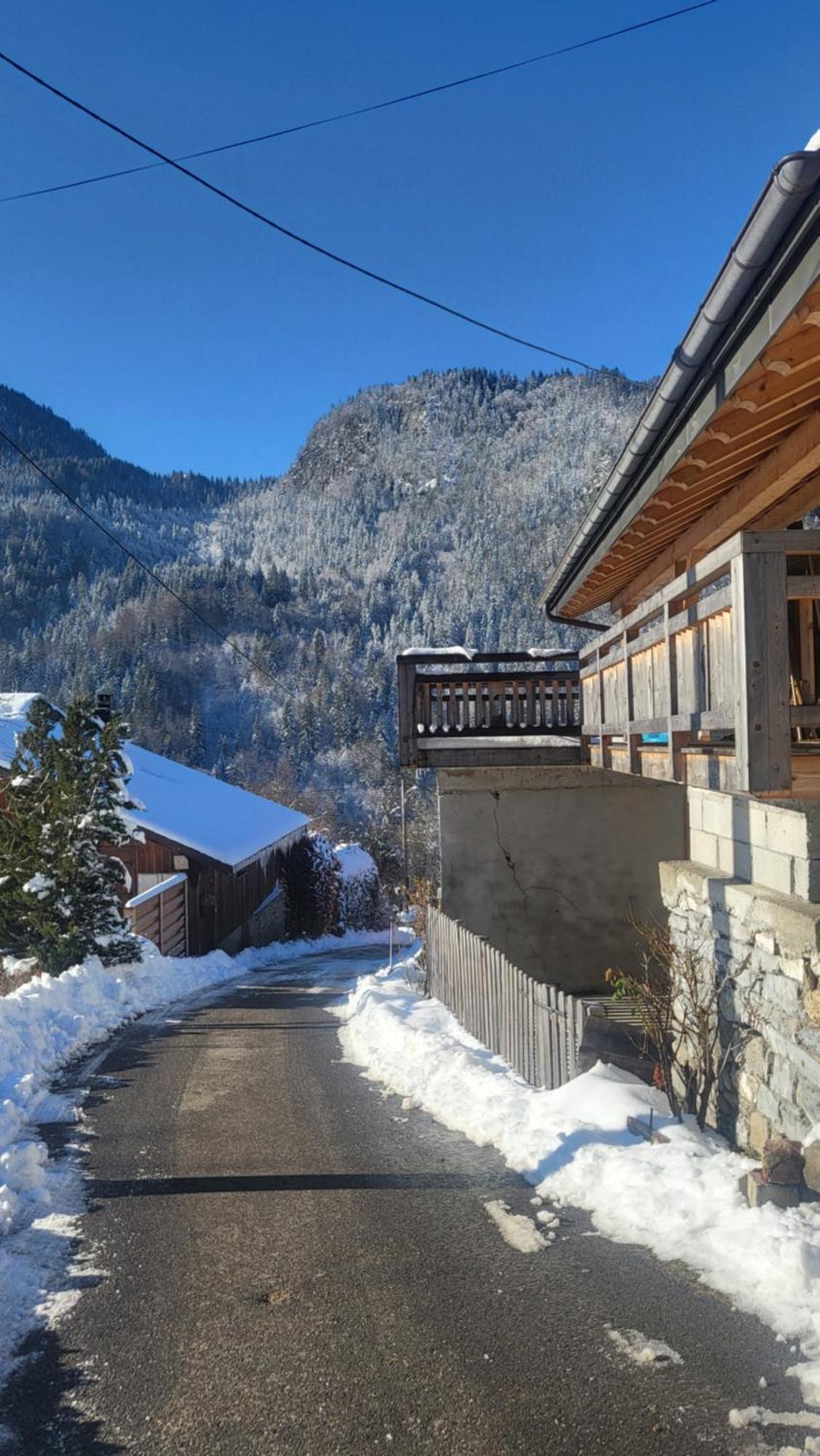 Le Nid Des Cerfs Bed & Breakfast Essert-Romand Екстериор снимка