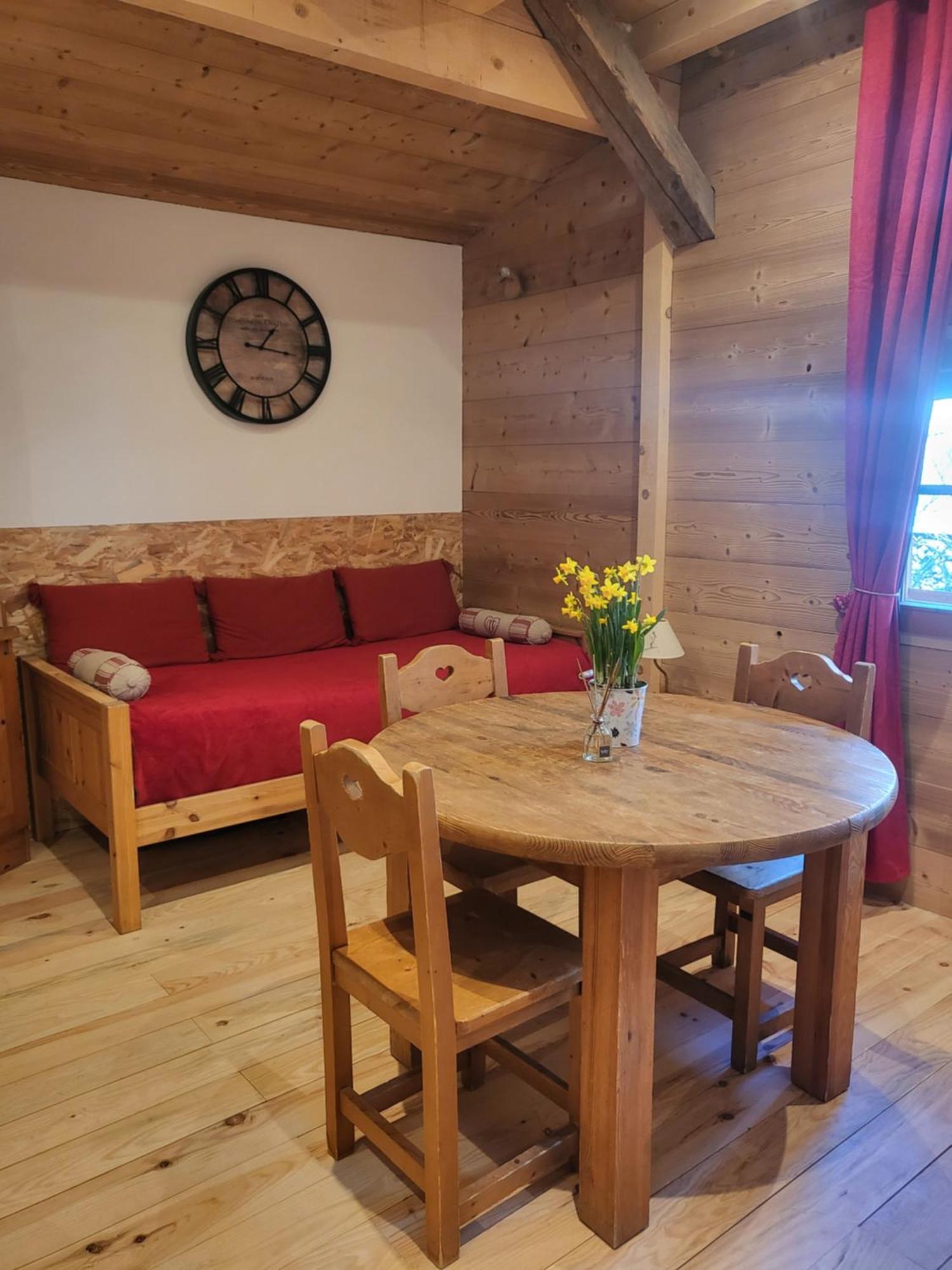 Le Nid Des Cerfs Bed & Breakfast Essert-Romand Екстериор снимка