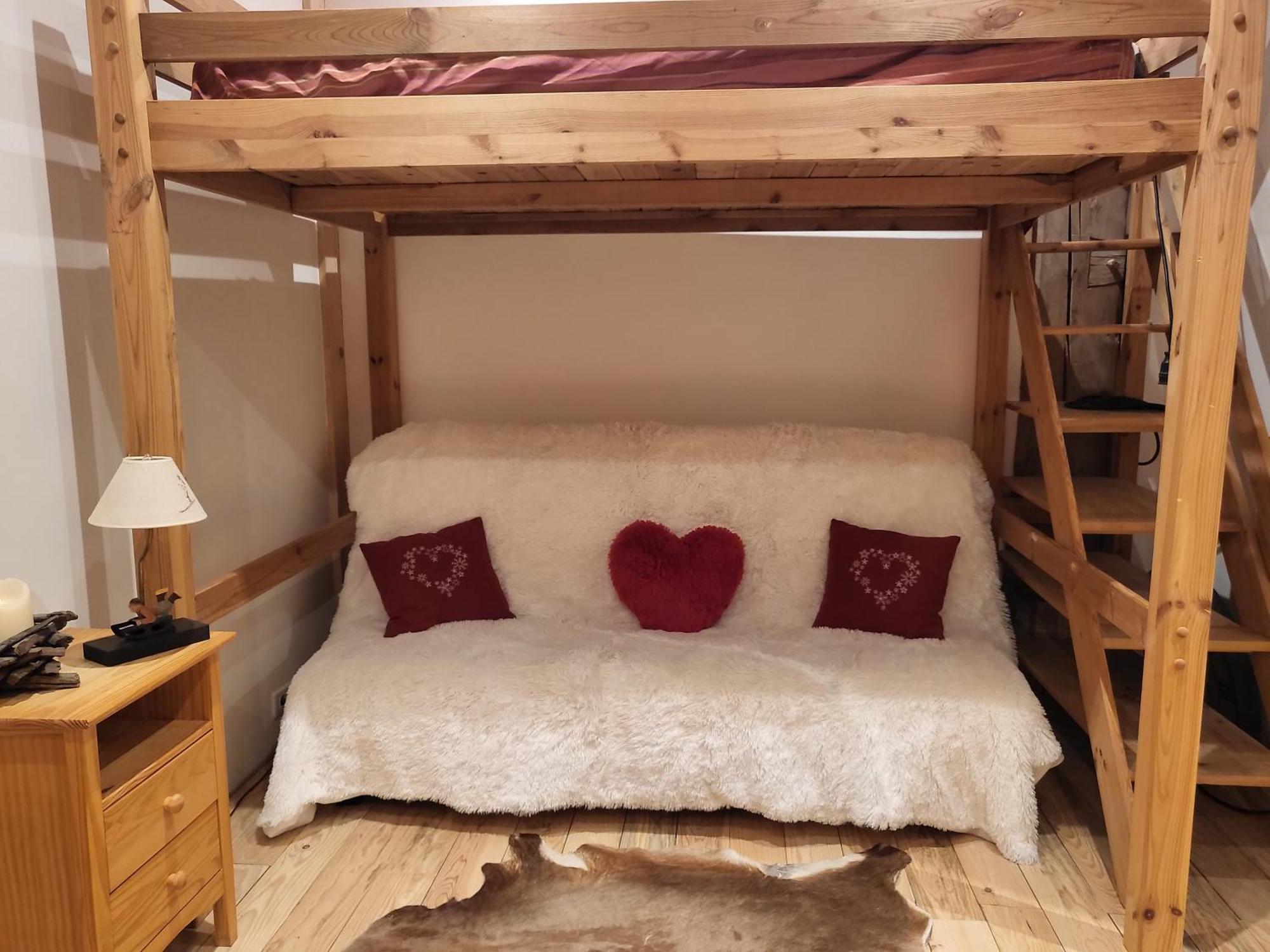 Le Nid Des Cerfs Bed & Breakfast Essert-Romand Екстериор снимка