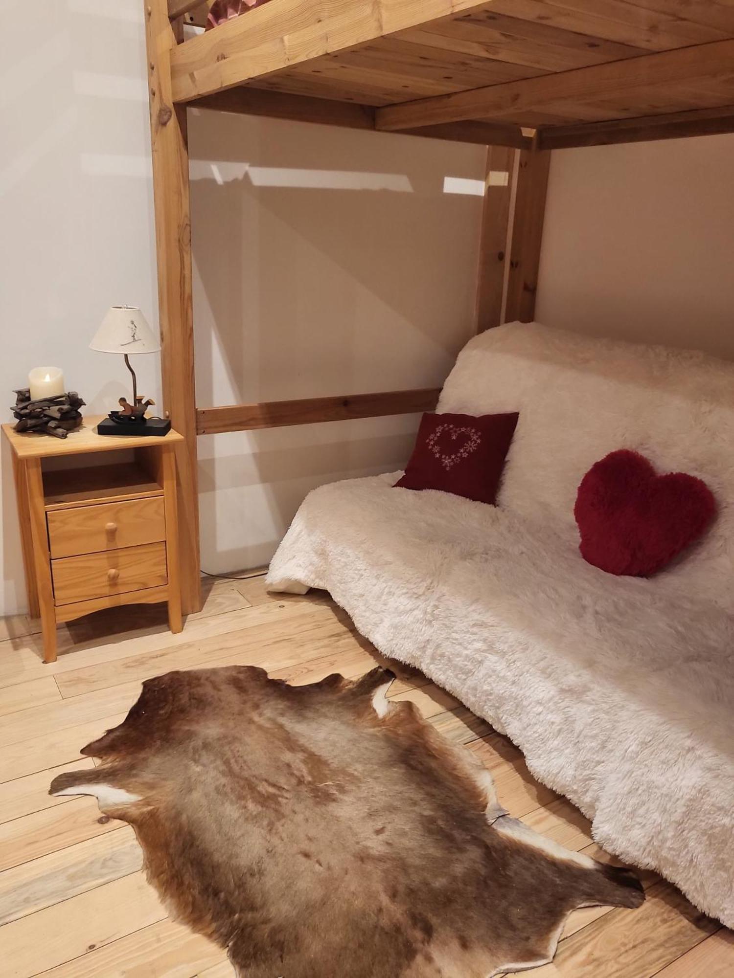 Le Nid Des Cerfs Bed & Breakfast Essert-Romand Екстериор снимка